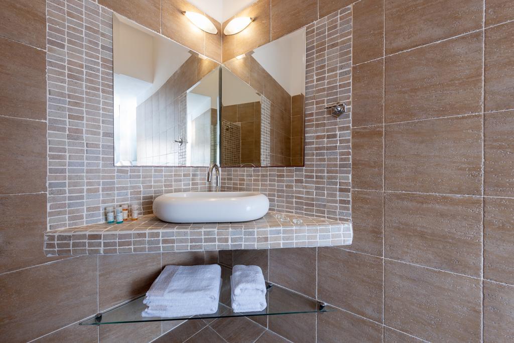 Red Cliff Villa 2Bedroom Villa With Caldera View And Plunge Pool Akrotírion Kültér fotó